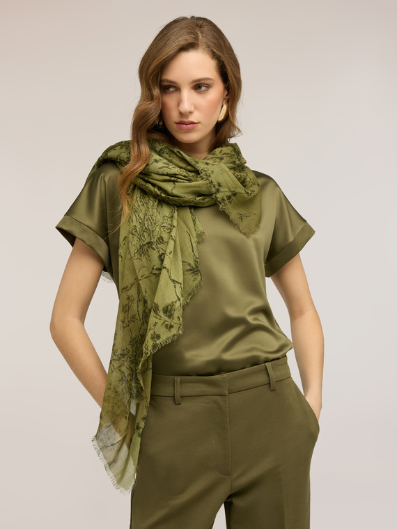 Long scarf with print and fringes