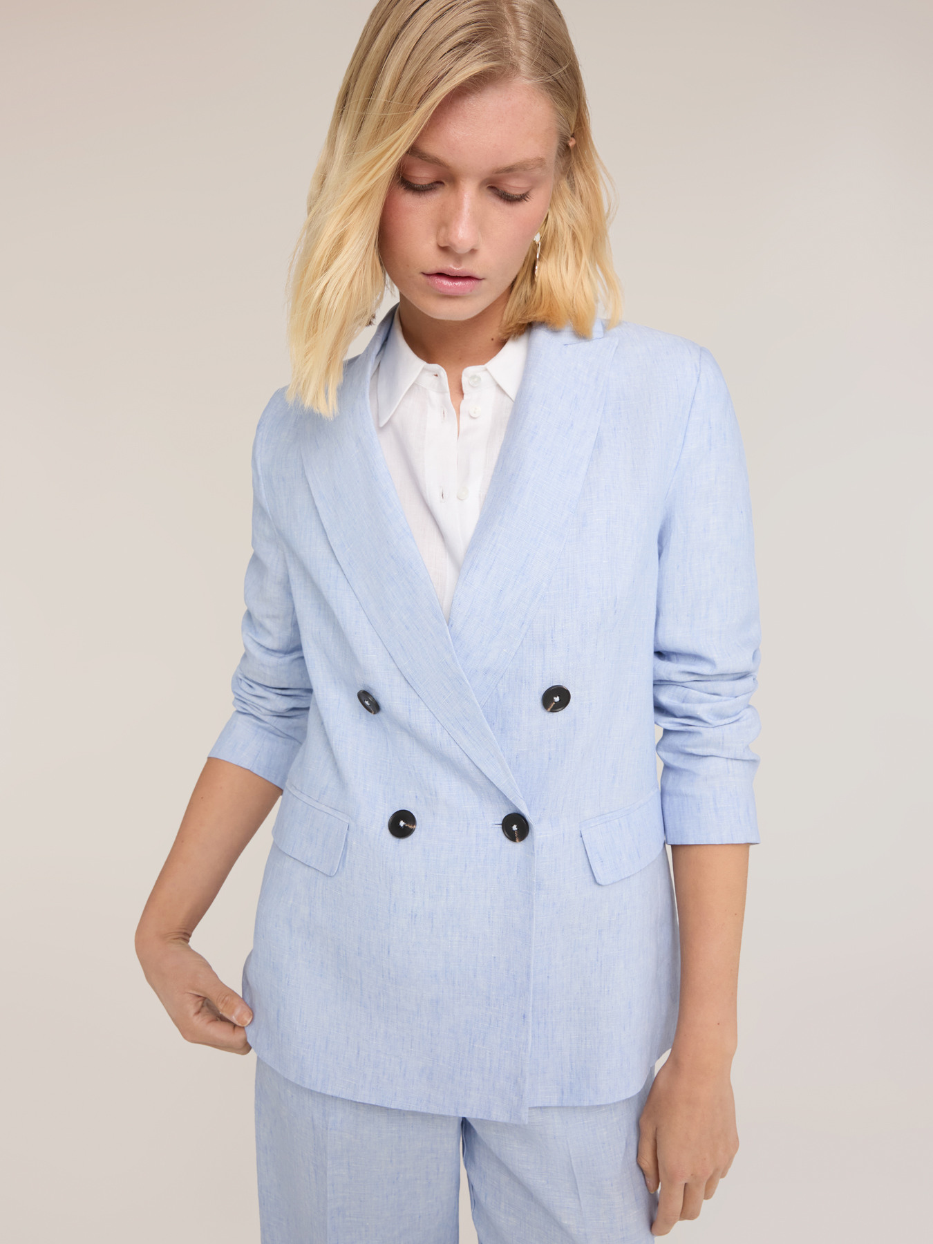 Doppelreihiger Blazer aus Leinen image number 2