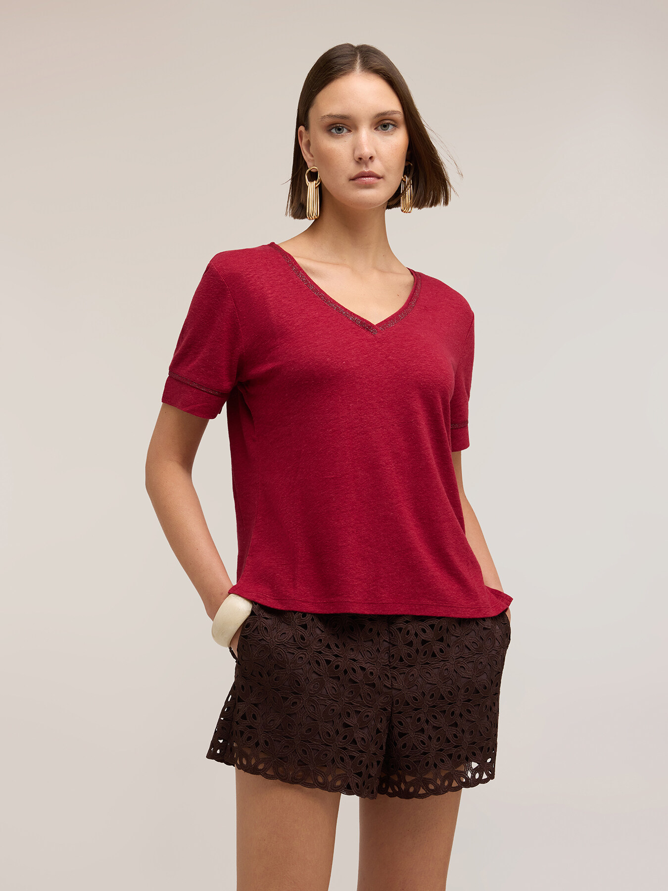 Mixed linen T-shirt with gold-colored trim image number 0