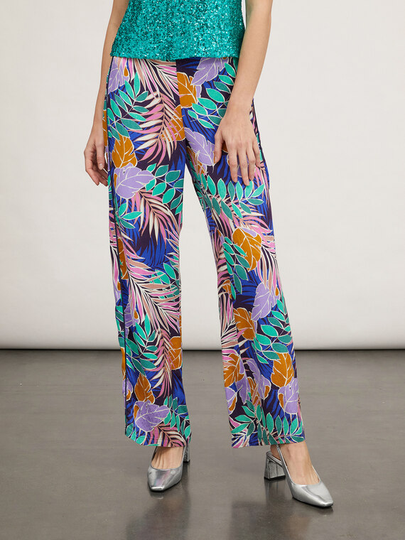 Flowing wide-leg trousers with jungle pattern