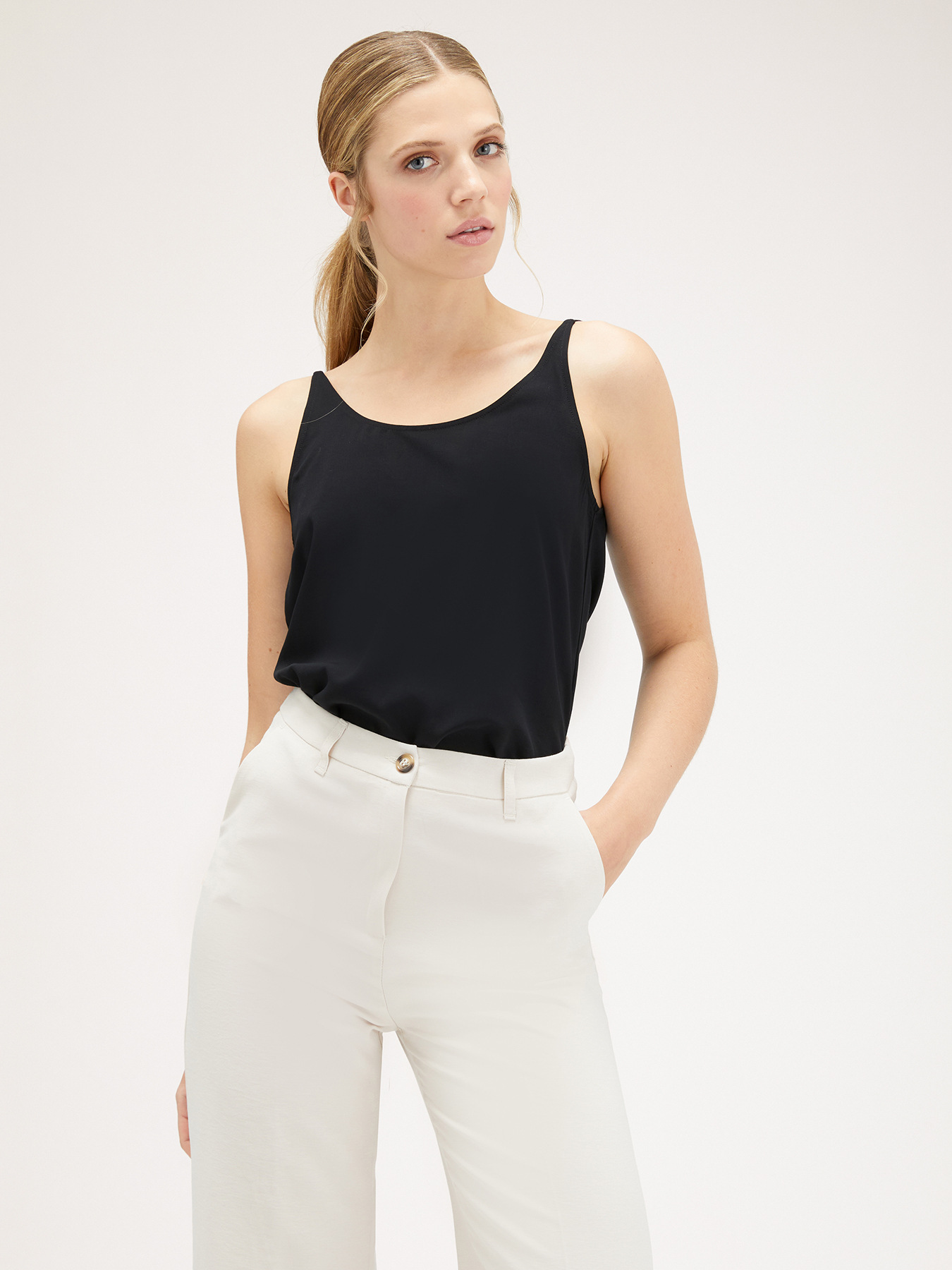 Flowing top image number 0