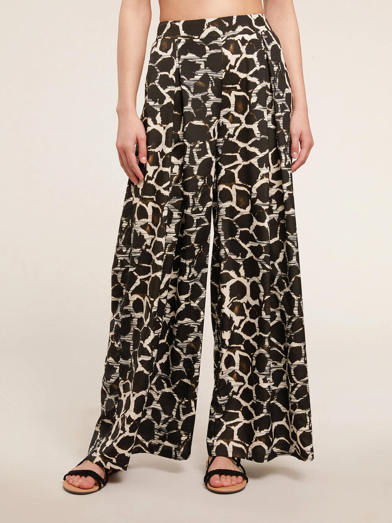 Palazzo trousers with ethnic pattern image number 0