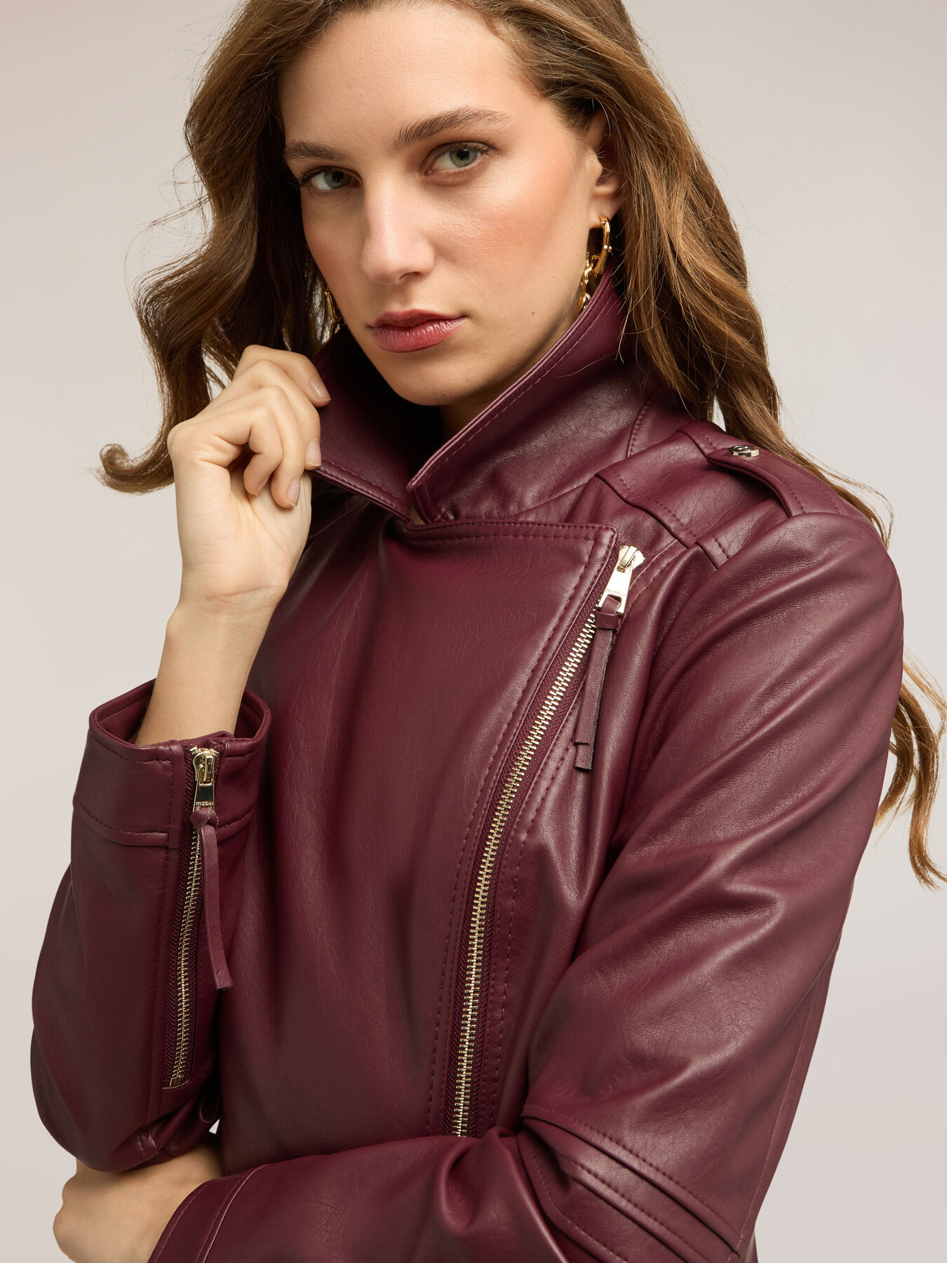 Bikerjacke mit goldenen Rei&szlig;verschl&uuml;ssen image number 3