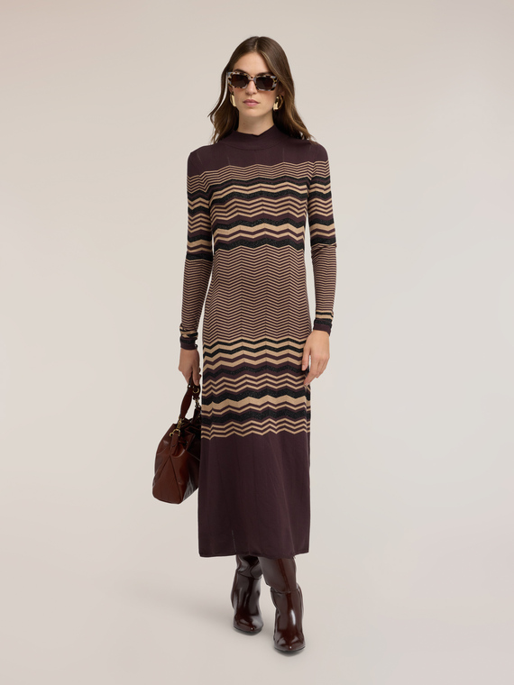 Jacquard-Strickkleid aus Lurex mit Chevron-Muster