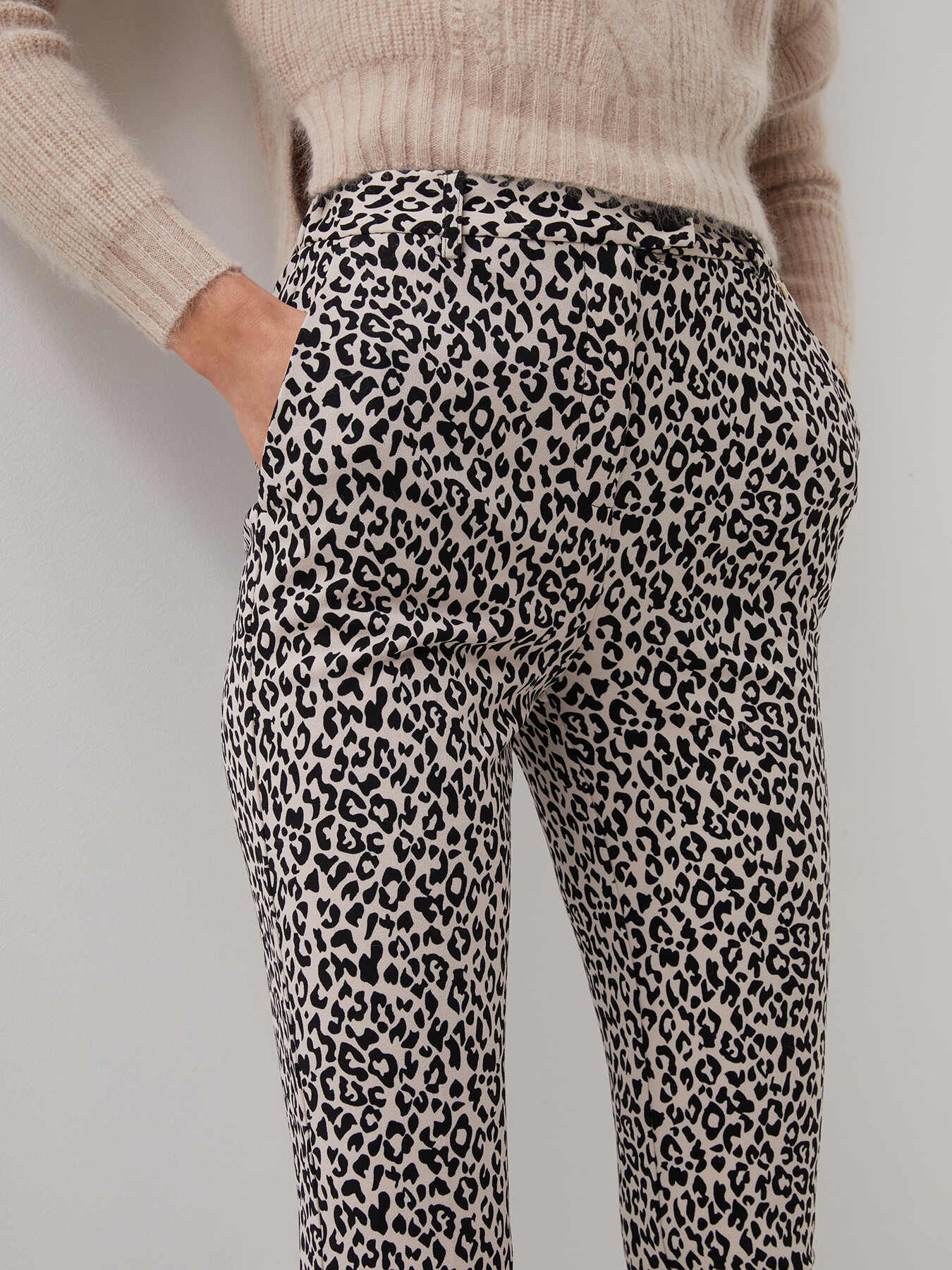 Pantaloni regular fantasia animalier image number 2