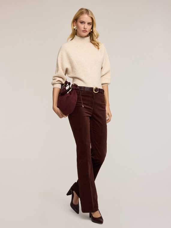 Pantalon &eacute;vas&eacute; en velours c&ocirc;tel&eacute;