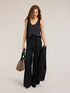Top aus Viskose-Satin mit tiefem Ausschnitt image number 2