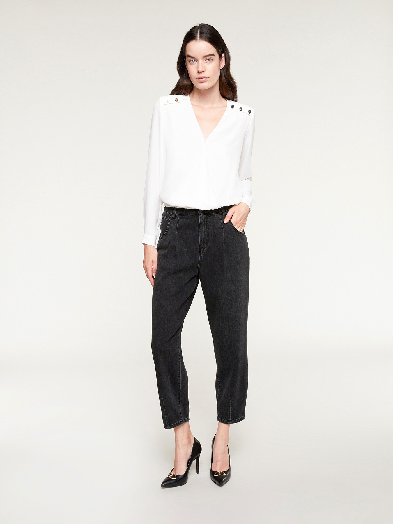 Kurze Bluse, vorne gekreuzt image number 0