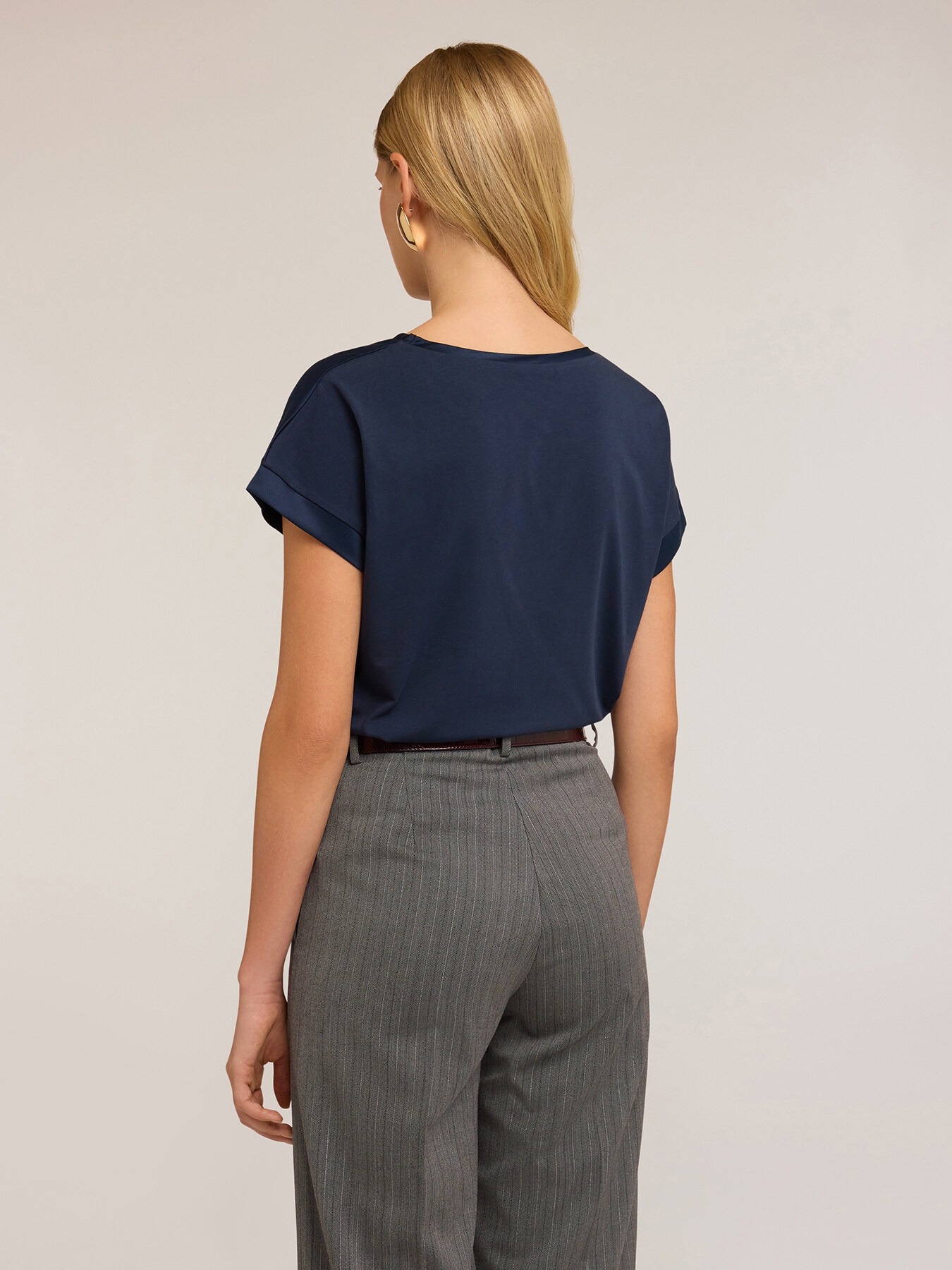 Two-material T-shirt image number 1