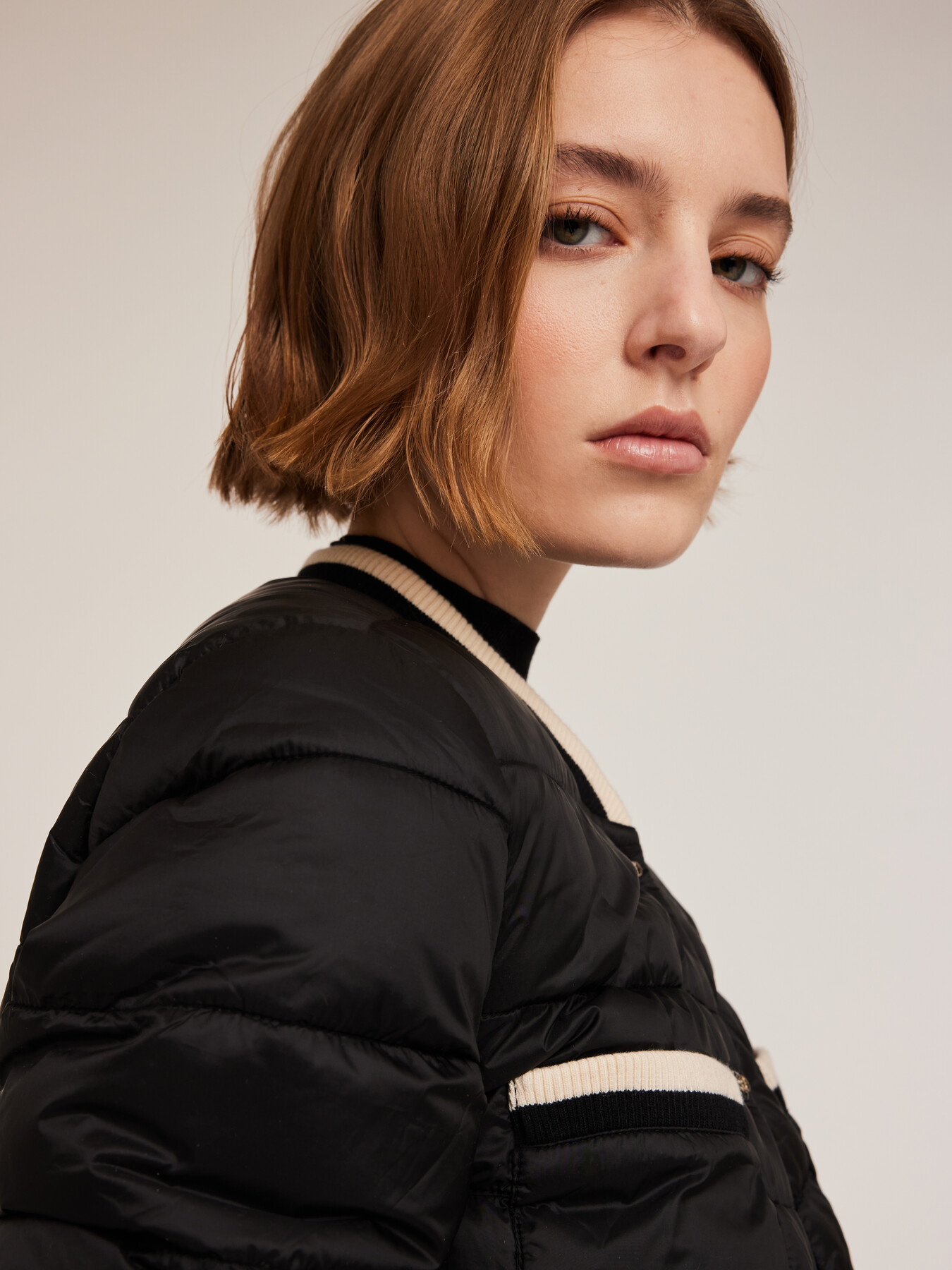 Doudoune rembourrée avec bords contrastants image number 2