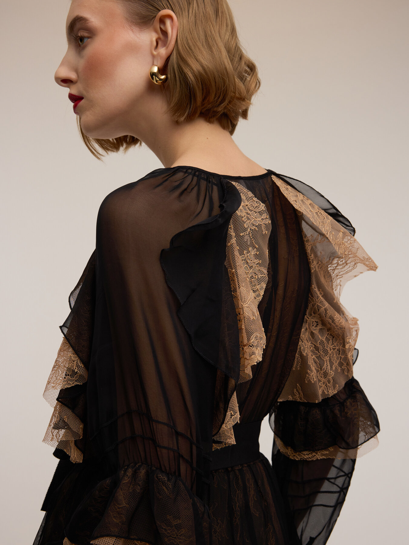 Kleid aus Georgette und Spitze Smart Couture image number 1