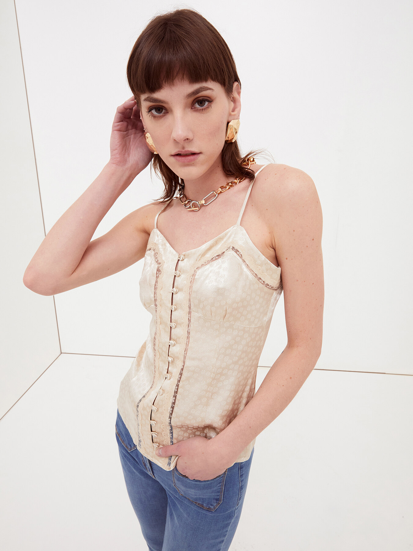 Floral patterned lingerie top image number 1