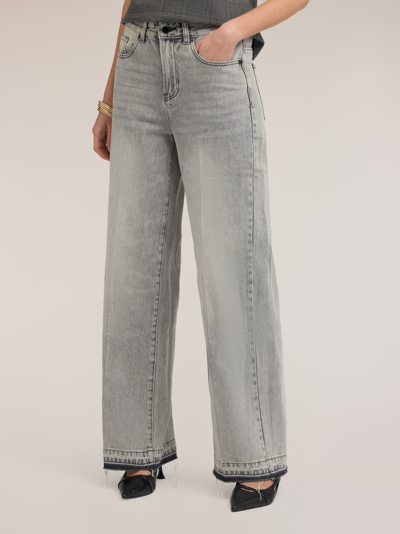 Flared jeans with frayed hem image number 2