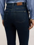 Jeans im Mum-Fit mit hohem Bund image number 3