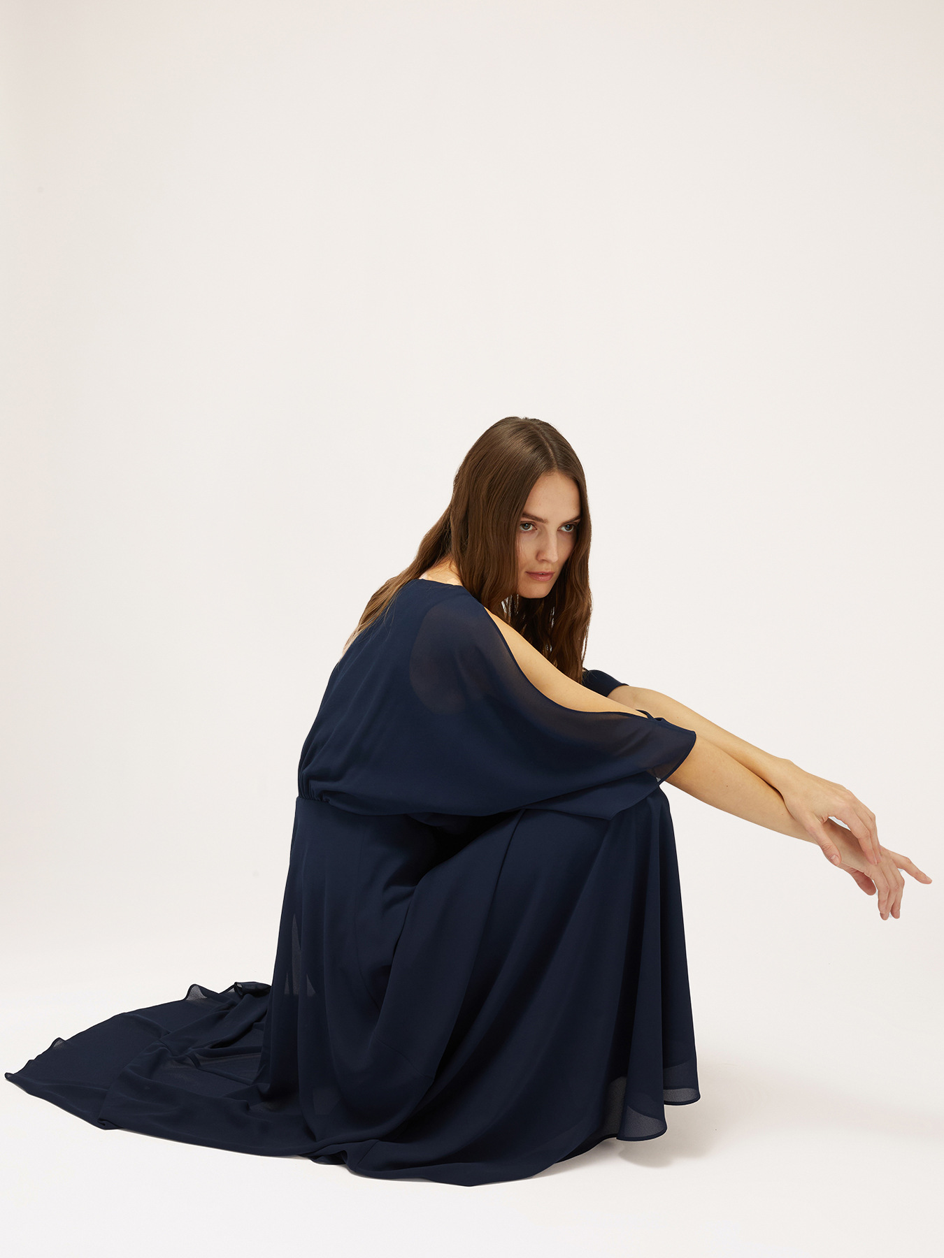 Robe longue drap&eacute;e image number 3