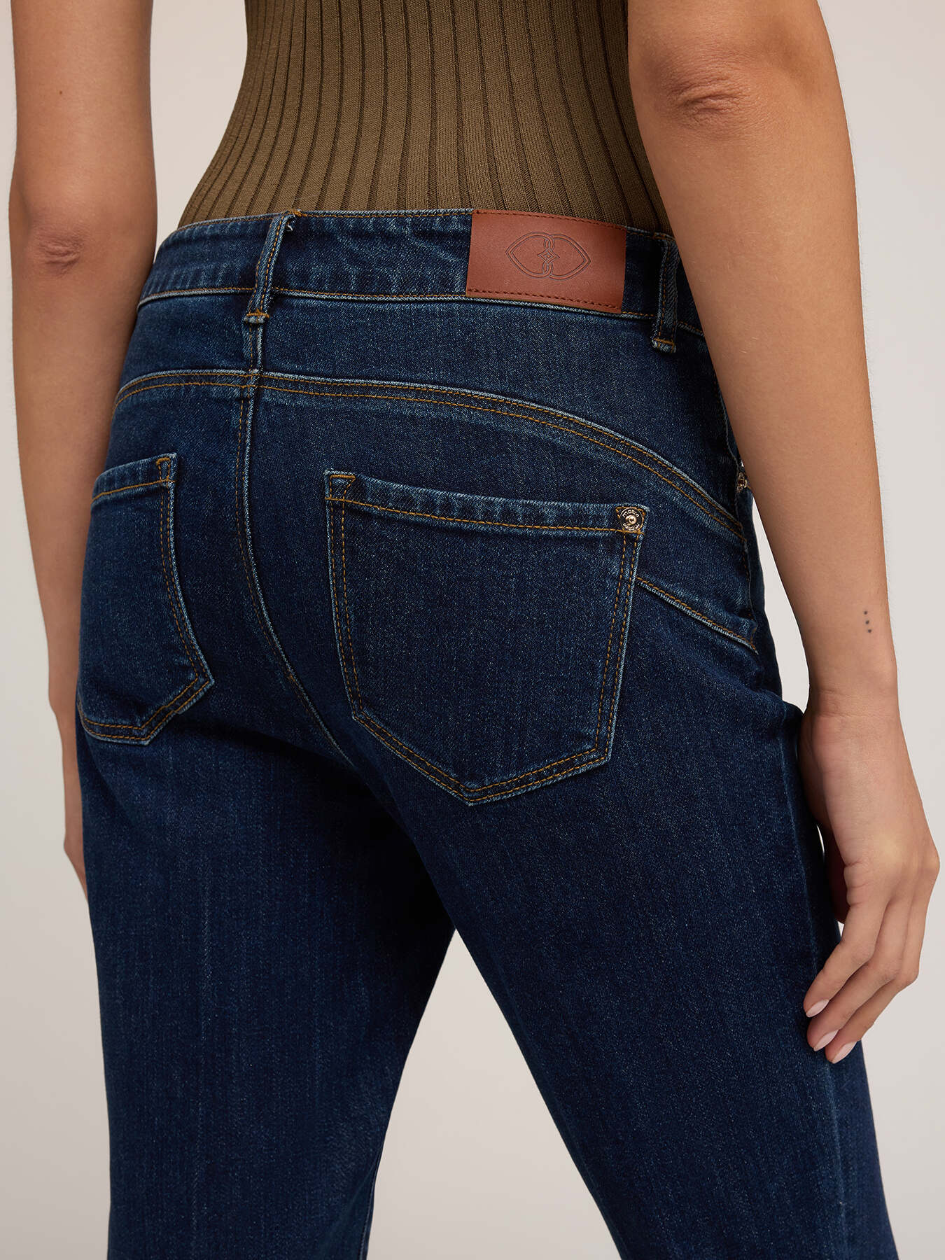 Jean flare Elle image number 8