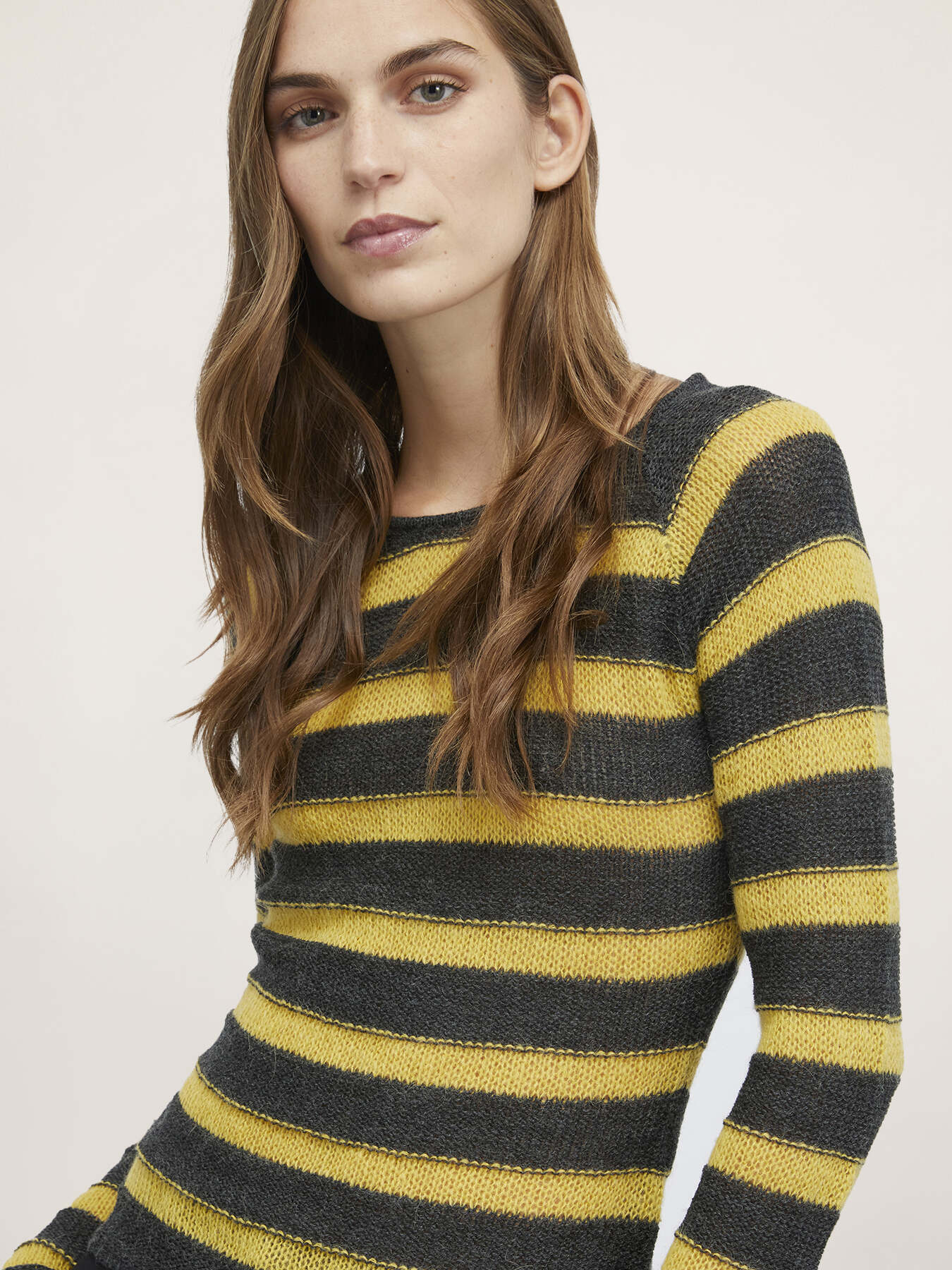 Pull &agrave; rayures jacquard en laine m&eacute;lang&eacute;e image number 2