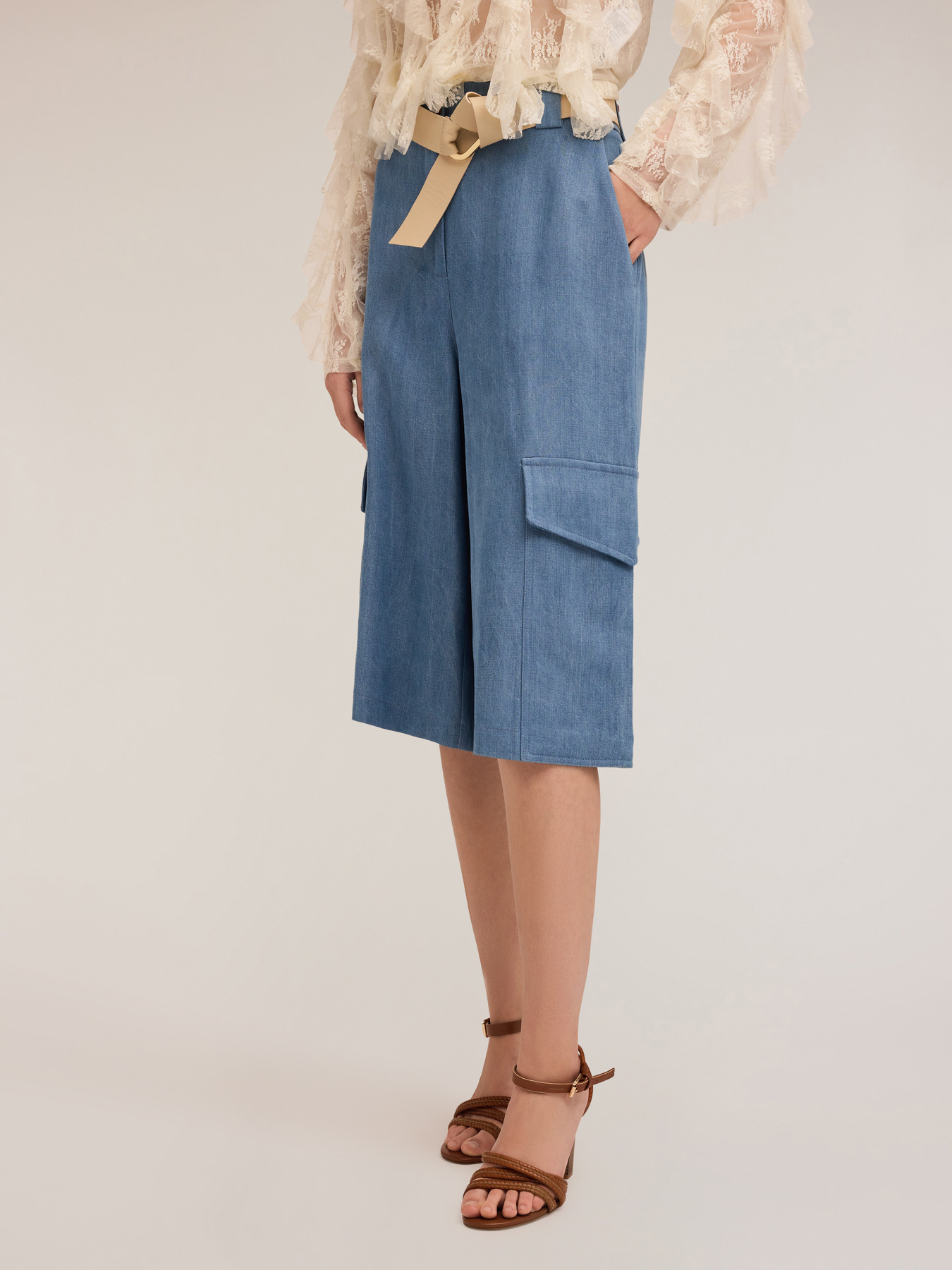 Lyocell Bermuda shorts with cargo pockets image number 3