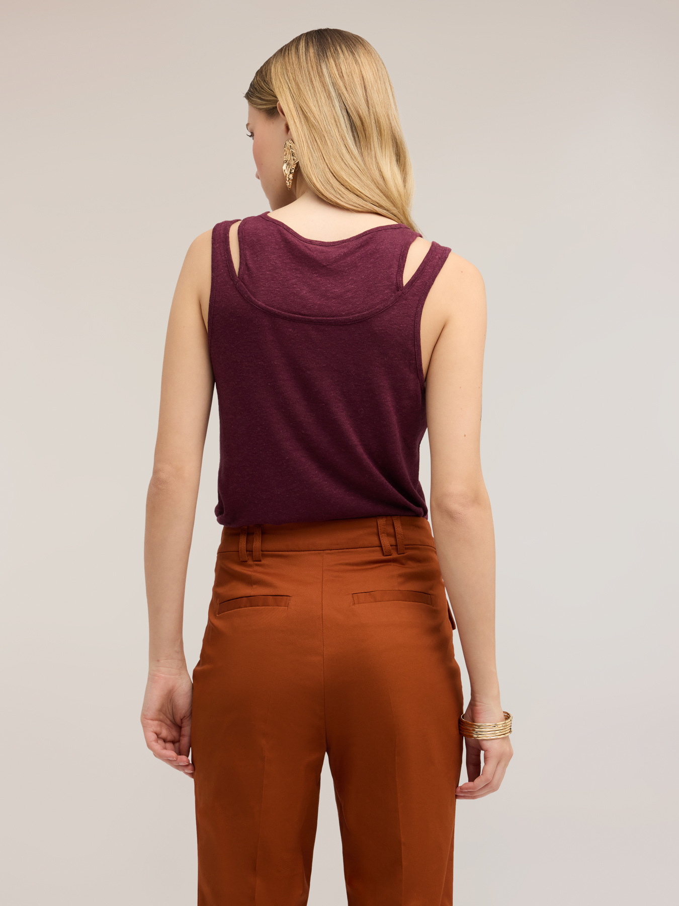 Mixed linen top with cut-out shoulders image number 1