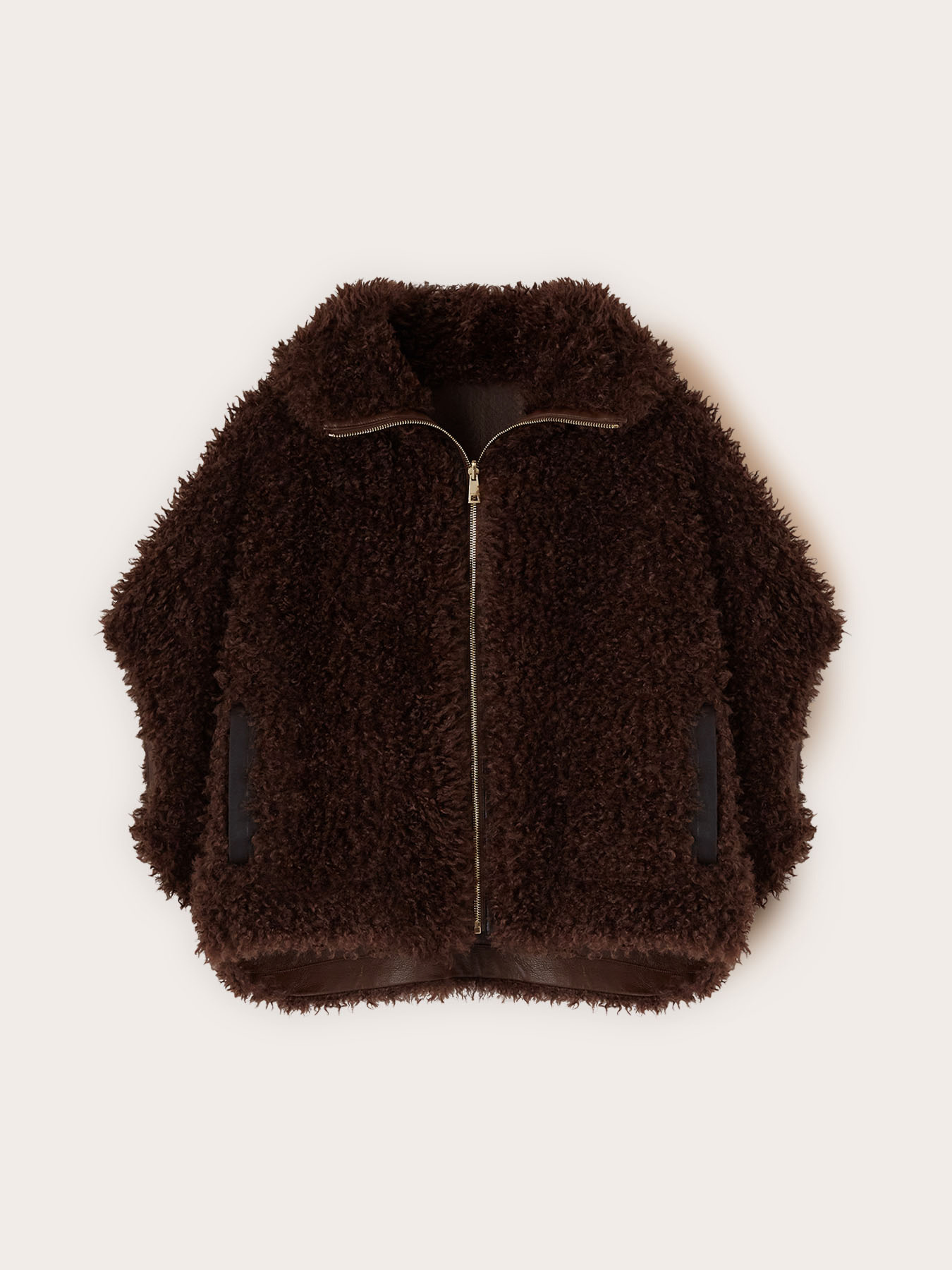 Oversized shearling coat with zip and pockets image number 6