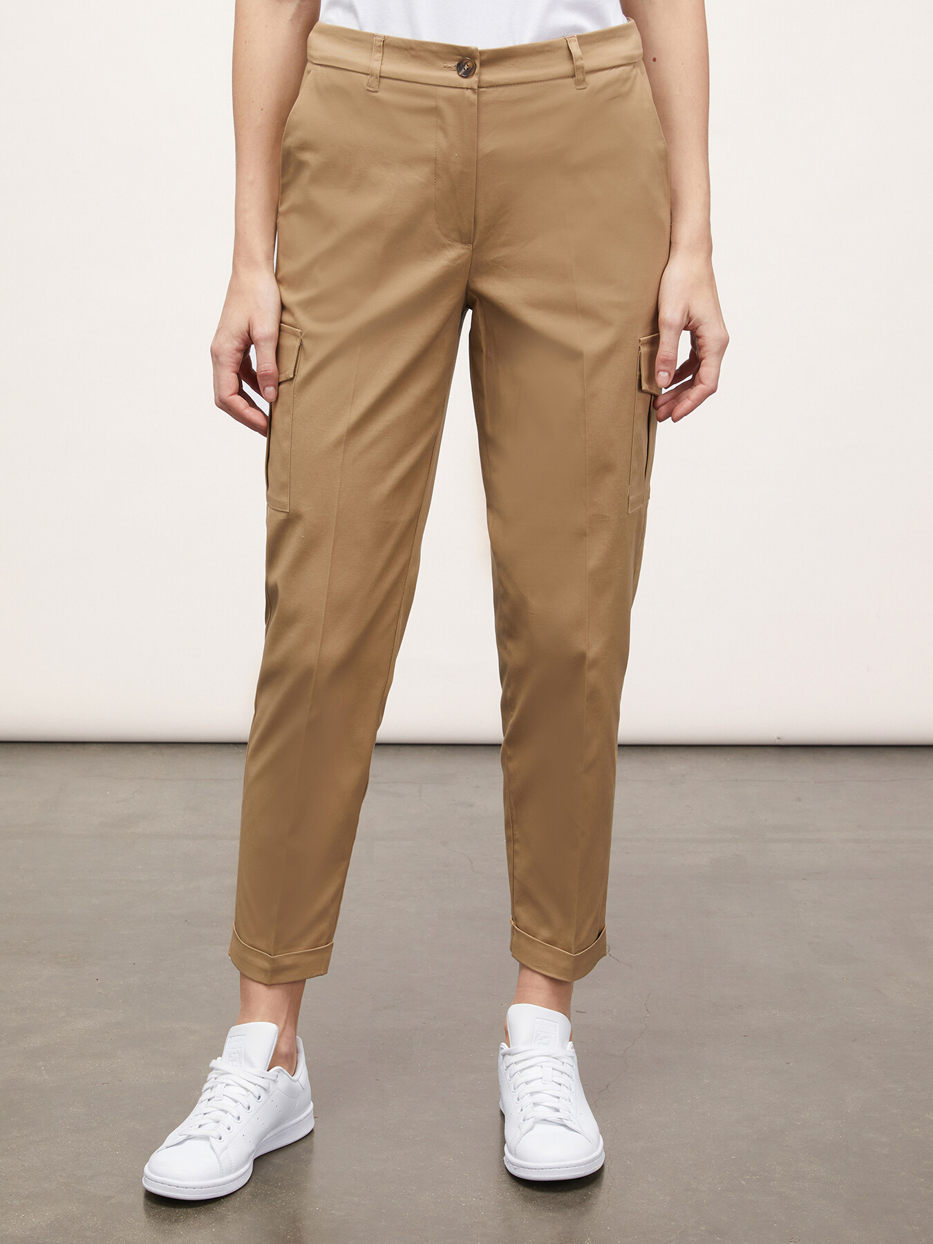 Cargo trousers with ironed crease image number 0