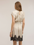 Kleid aus Satin mit Punkten und Spitze image number 1