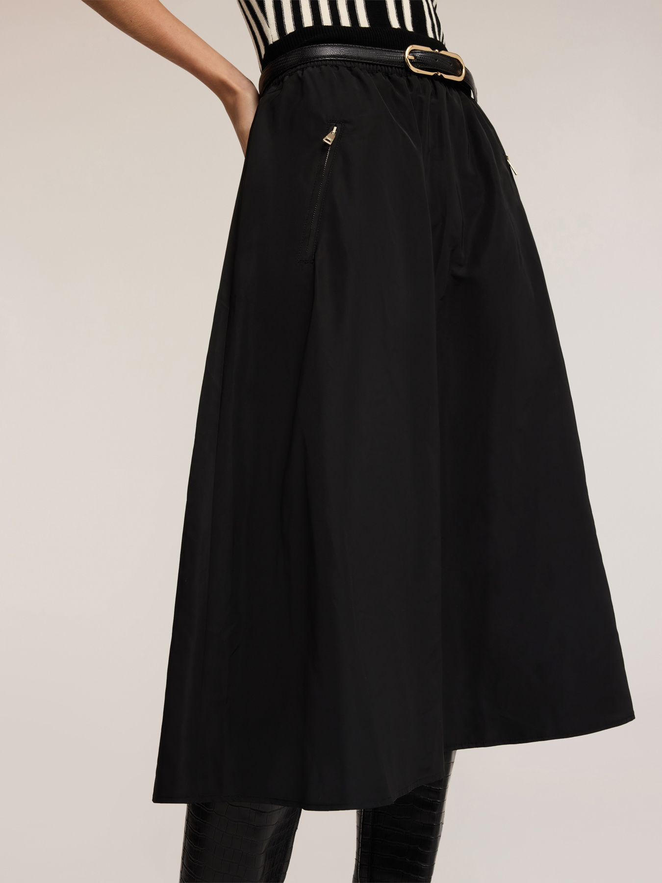 Gonna svasata in taffet&agrave; image number 3