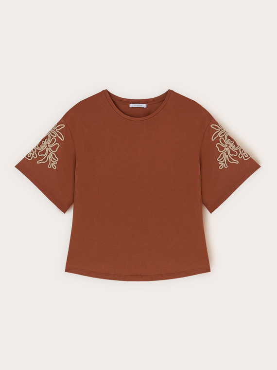 Jersey t-shirt with floral embroidery