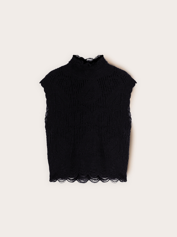 Gestrickter Pullover mit hohem Kragen