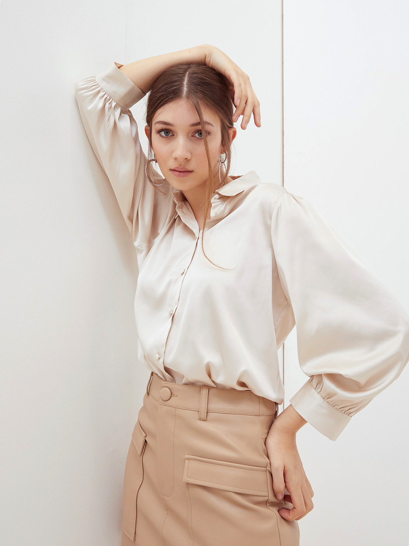 Oversized satin shirt image number 1