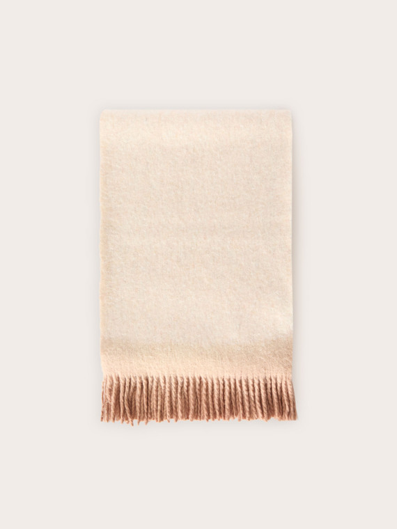 Long gradient scarf with fringes