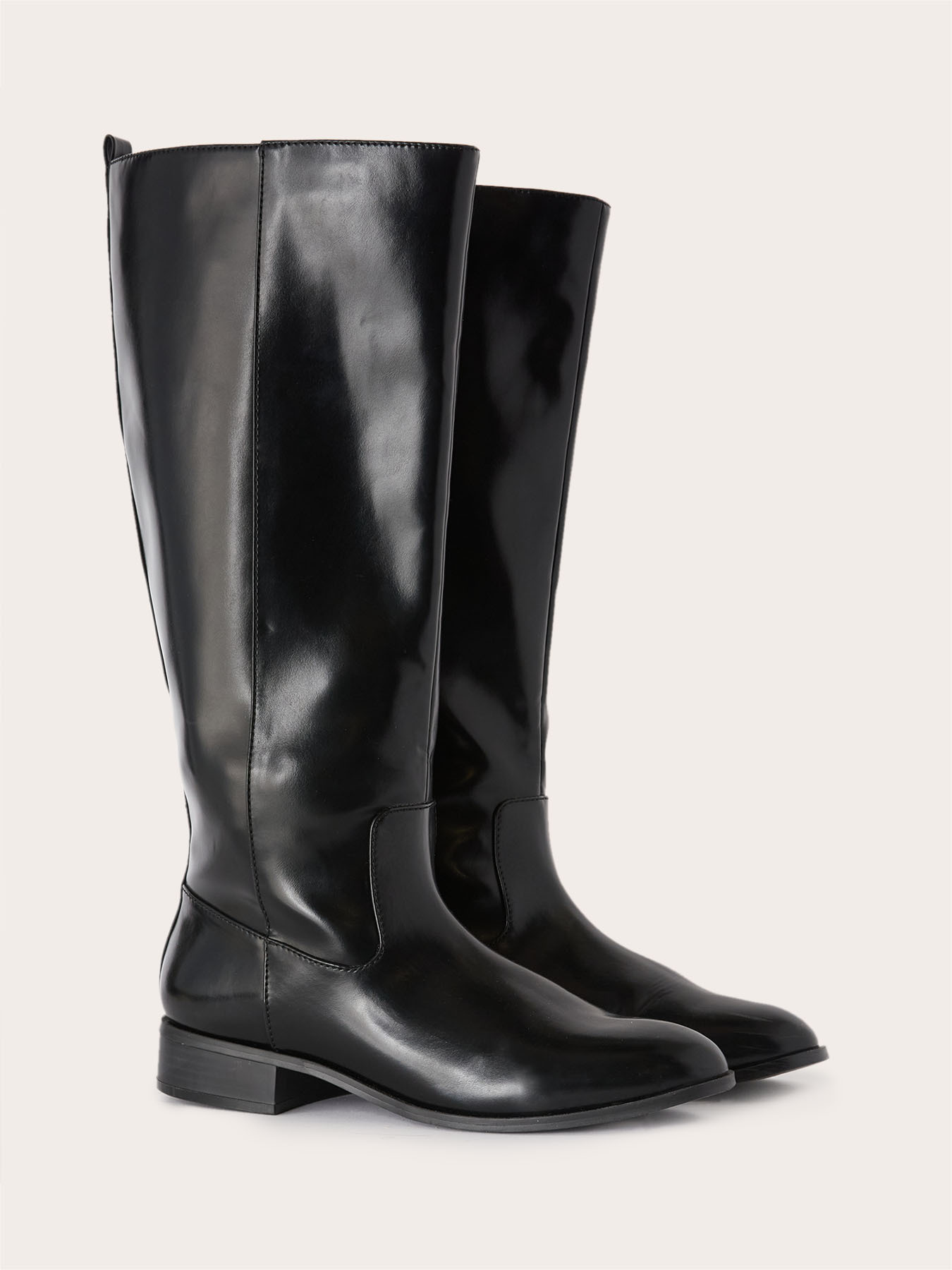 Niedrige Stiefel mit Nieten image number 1