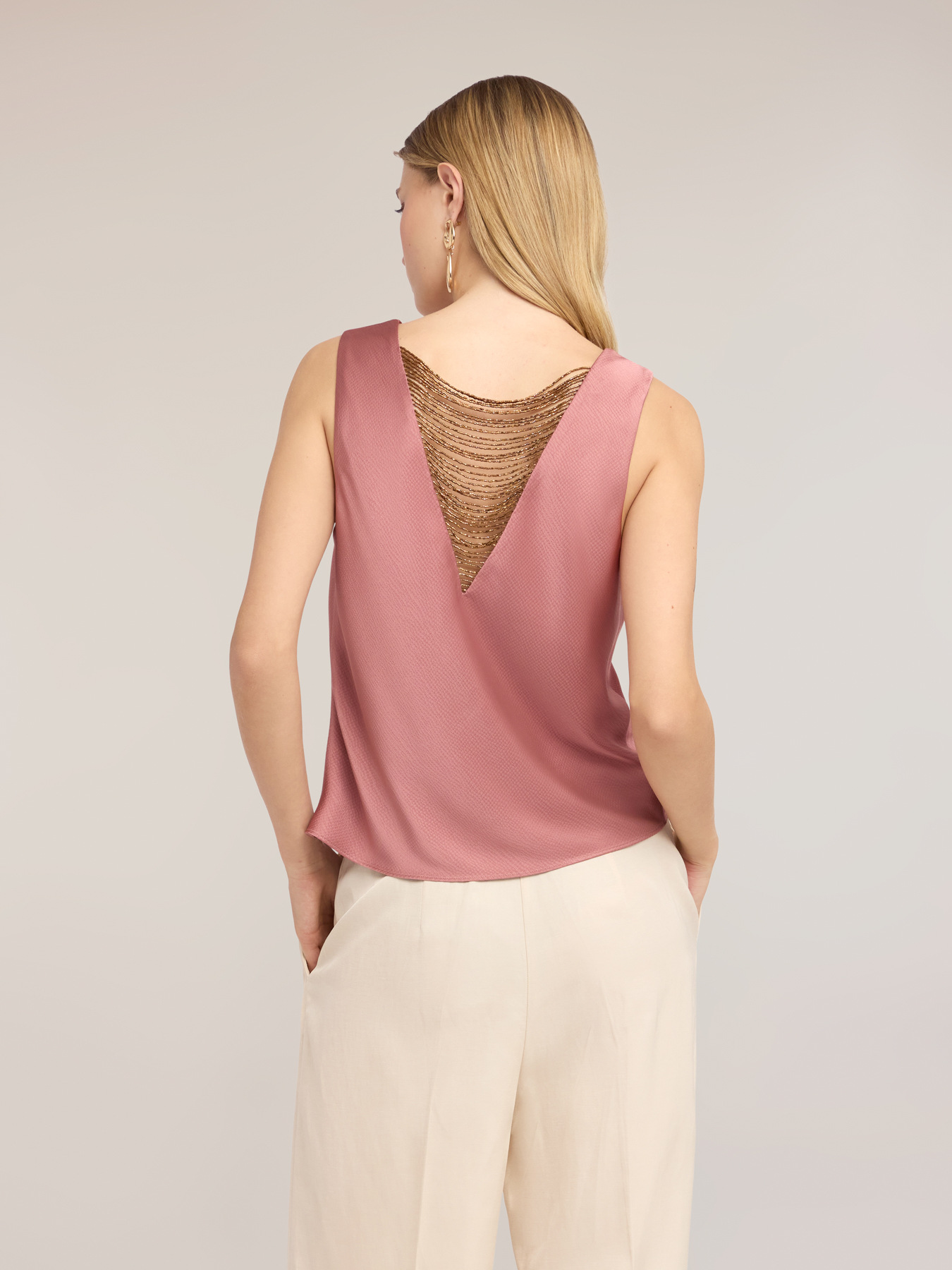 Satin top with chains on the back image number 1