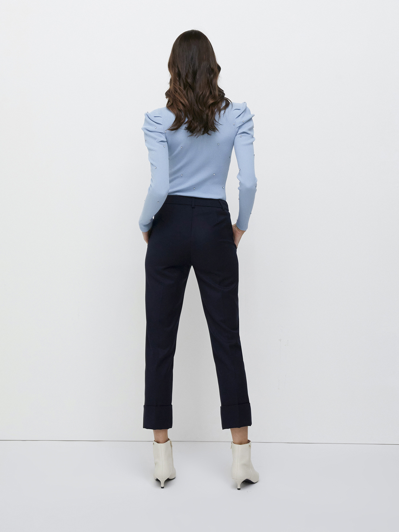 Solid color cigarette trousers image number 2