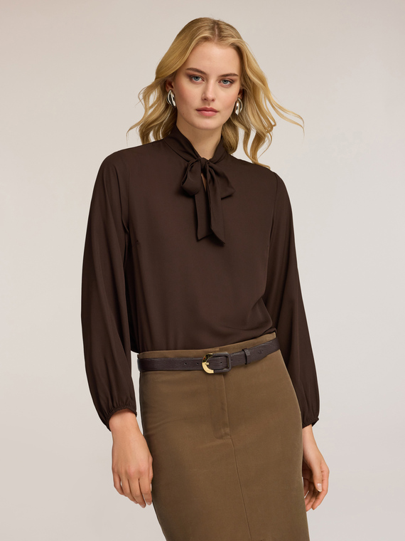 Blusa in georgette con fiocco