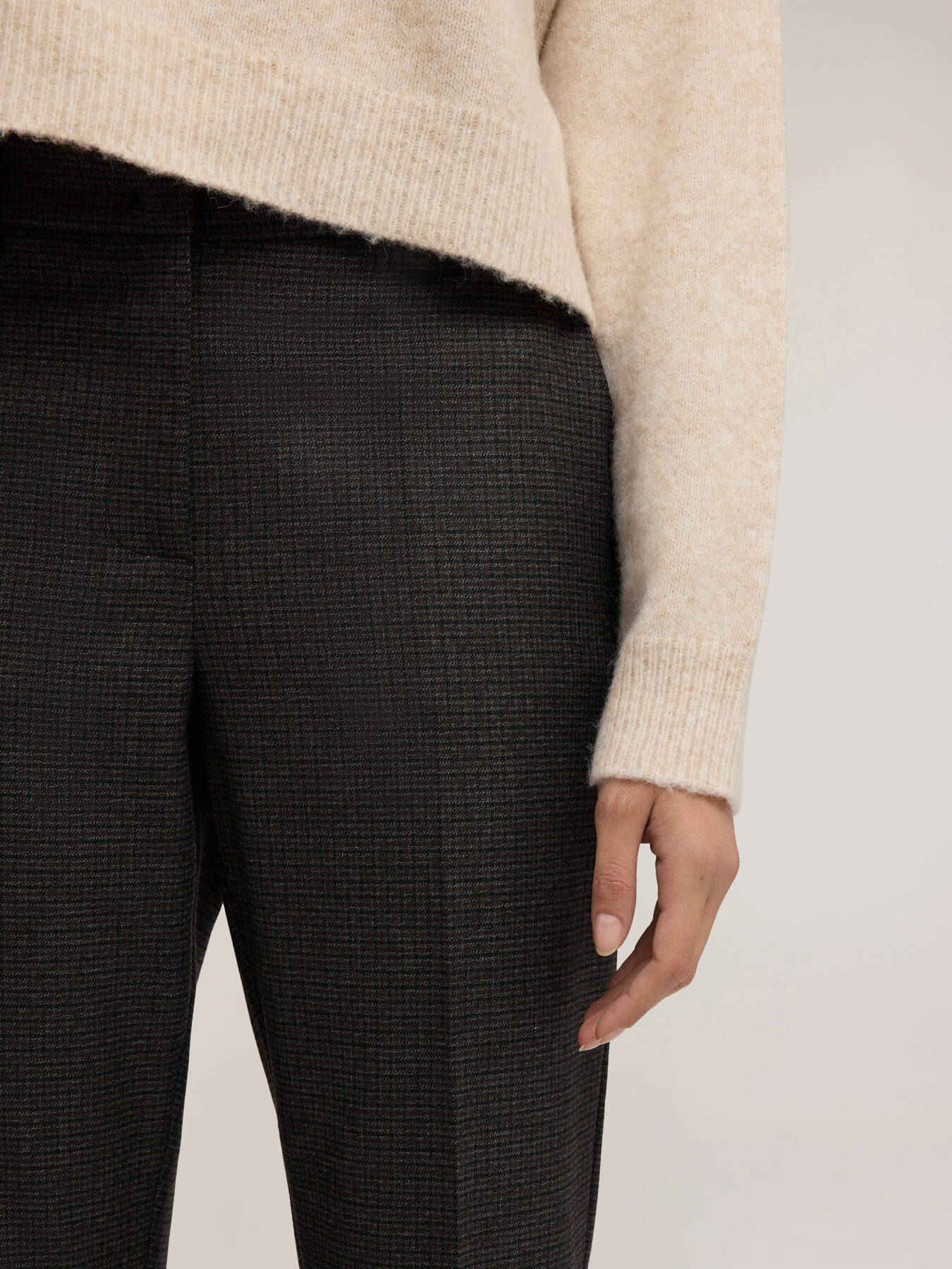 Regular pants in yarn-dyed fabric image number 2