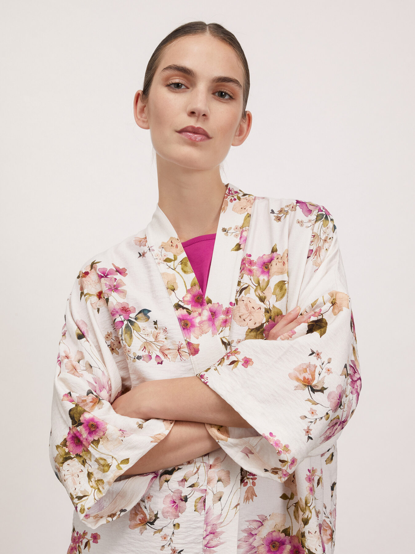 Floral patterned kimono image number 4