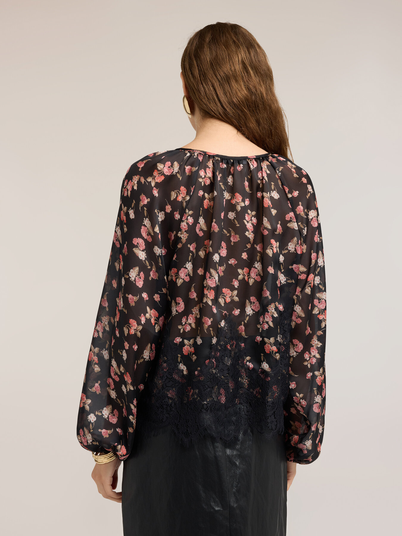 Georgette blouse with floral print and lace image number 1