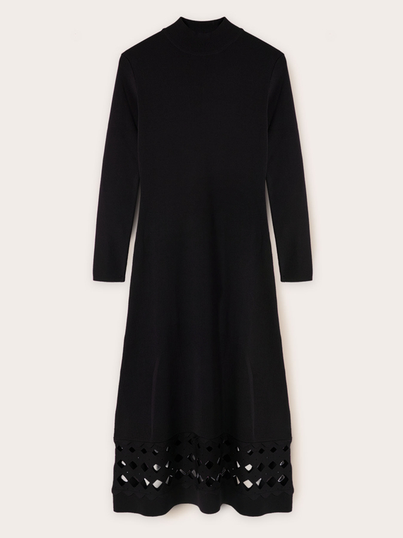 Knit dress with cut-out