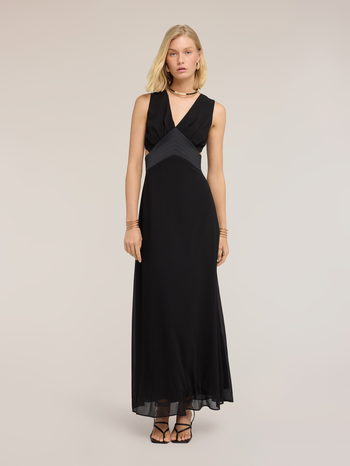 Langes Kleid aus Georgette mit Cut-outs image number 2