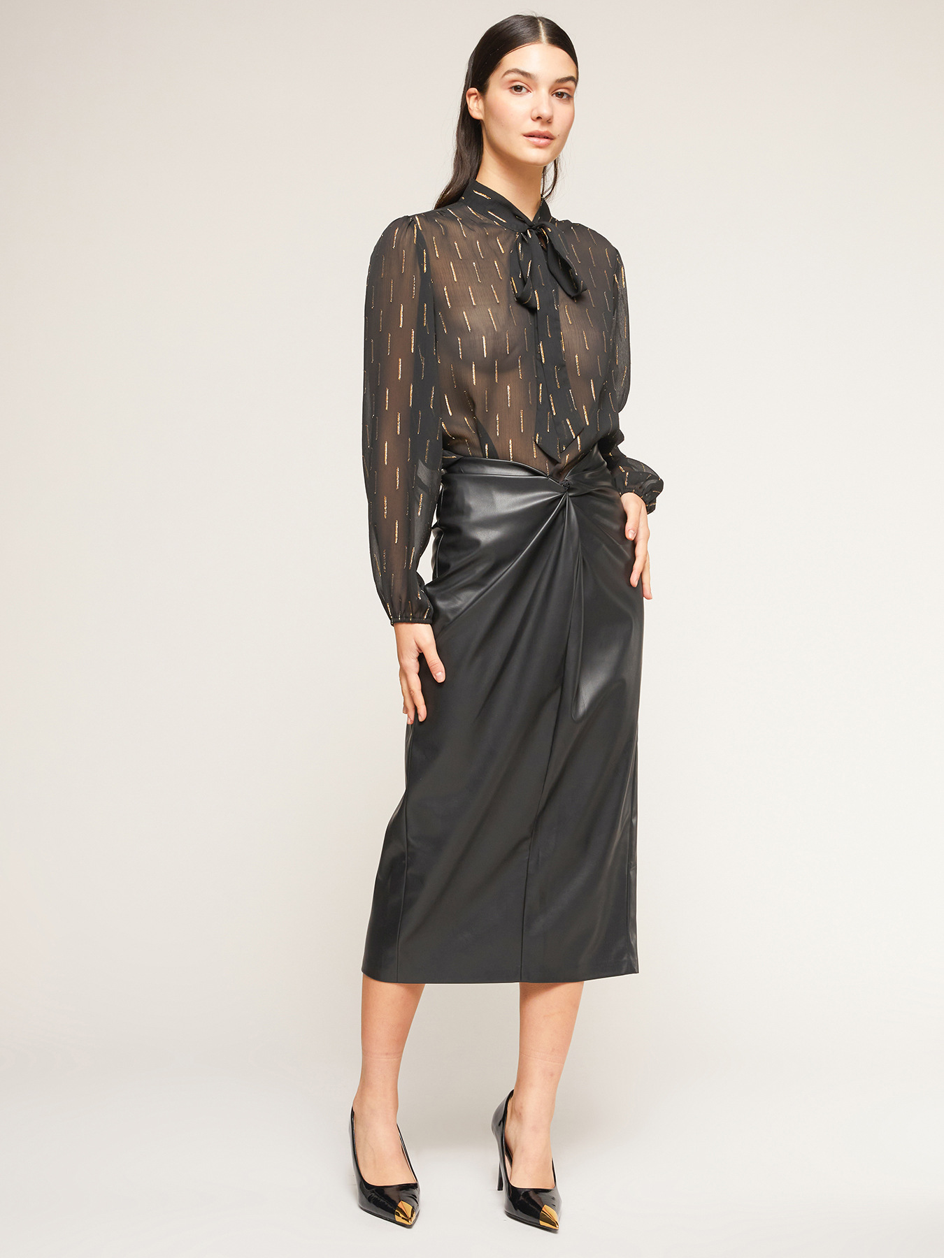 Bluse mit Schleife aus Lam&eacute;-Stoff image number 0