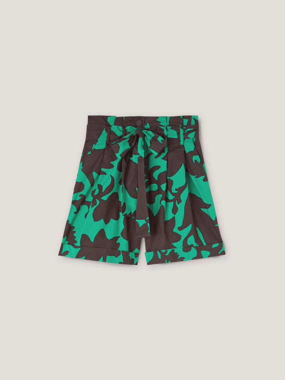 Shorts with floral patterned belt