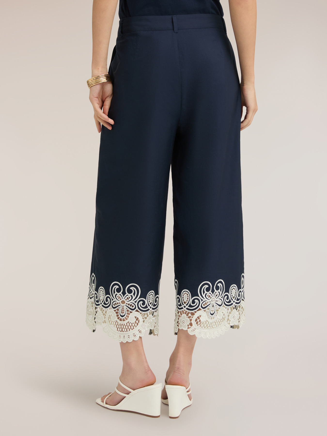 Cropped poplin trousers with lace image number 1