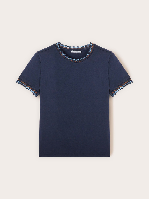 T-shirt with knitted edges