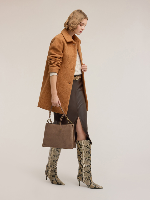 Sheath skirt in coated fabric