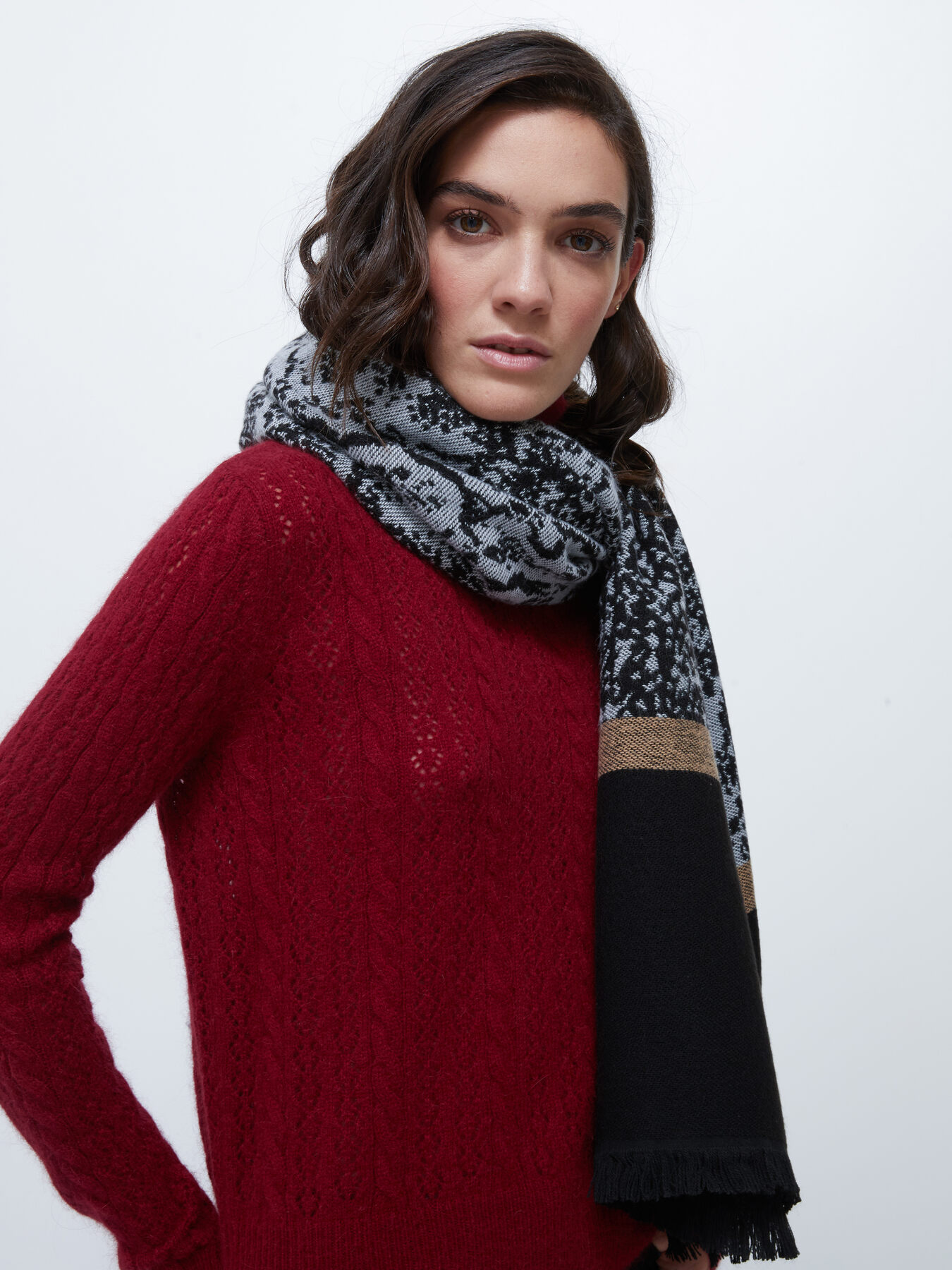 Oversized jacquard scarf image number 0