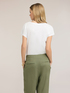T-shirt con ricamo sulla spalla image number 1
