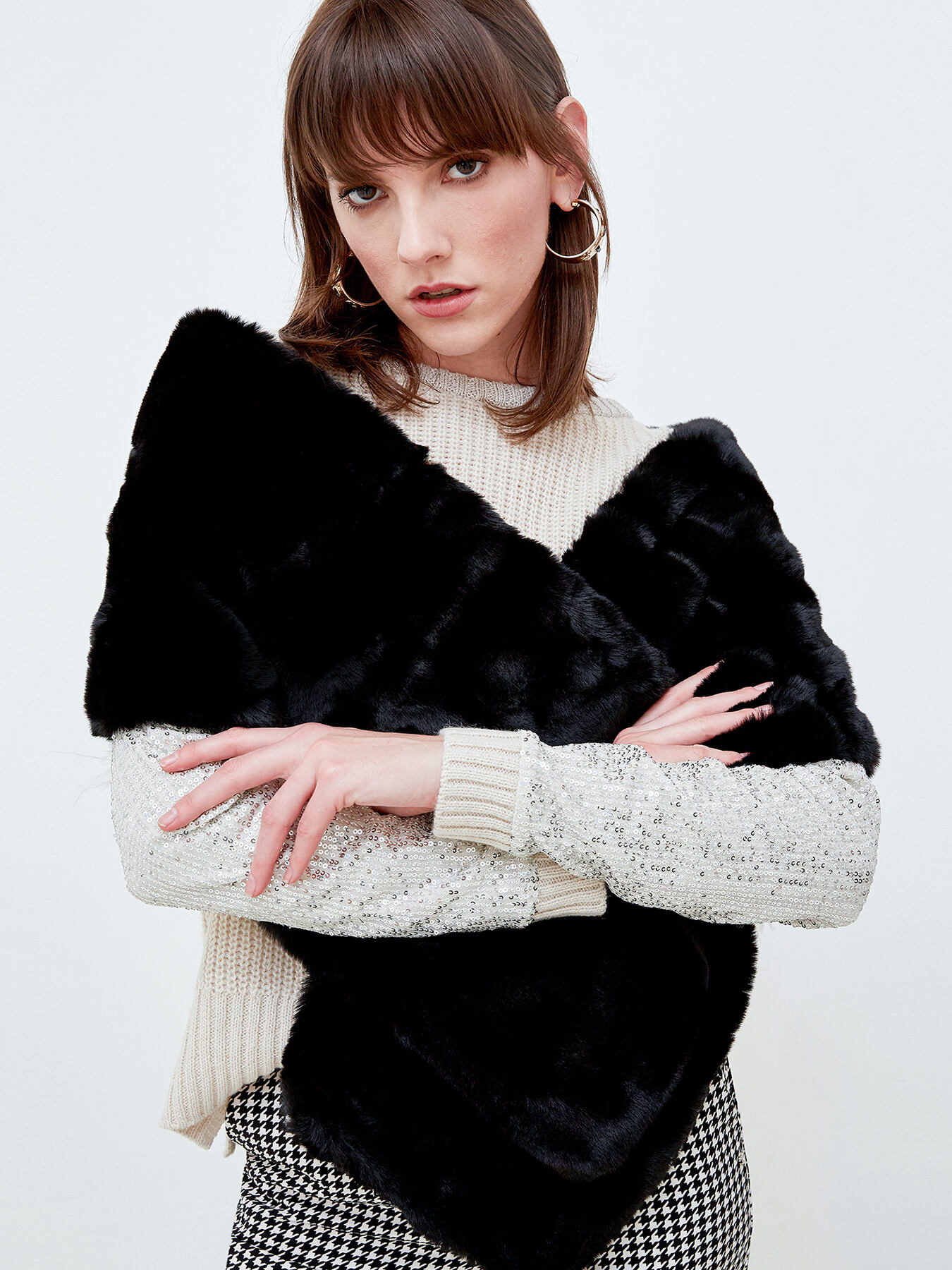 Collo in simil pelliccia image number 2