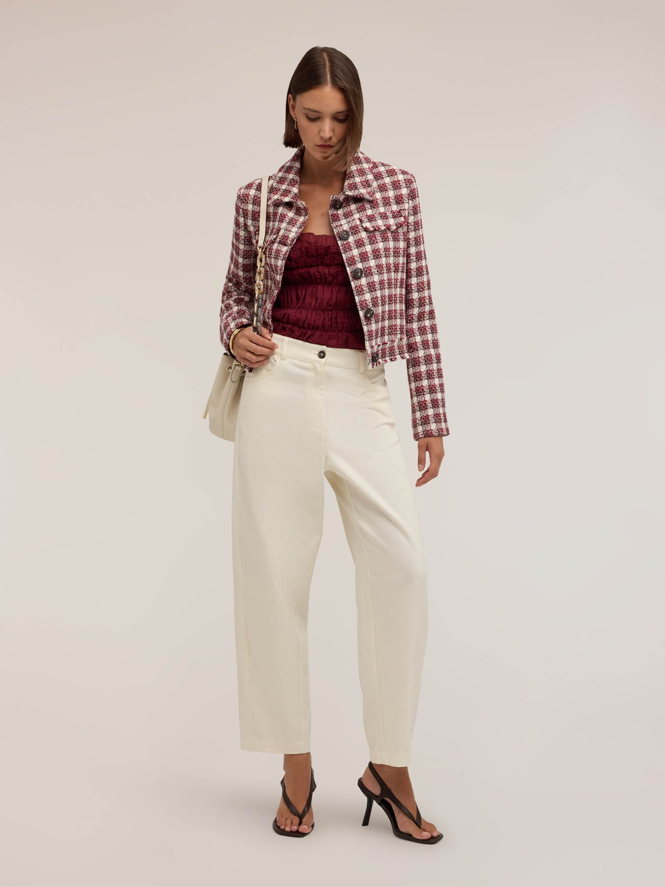 Short Chanel jacket in structured tweed image number 2
