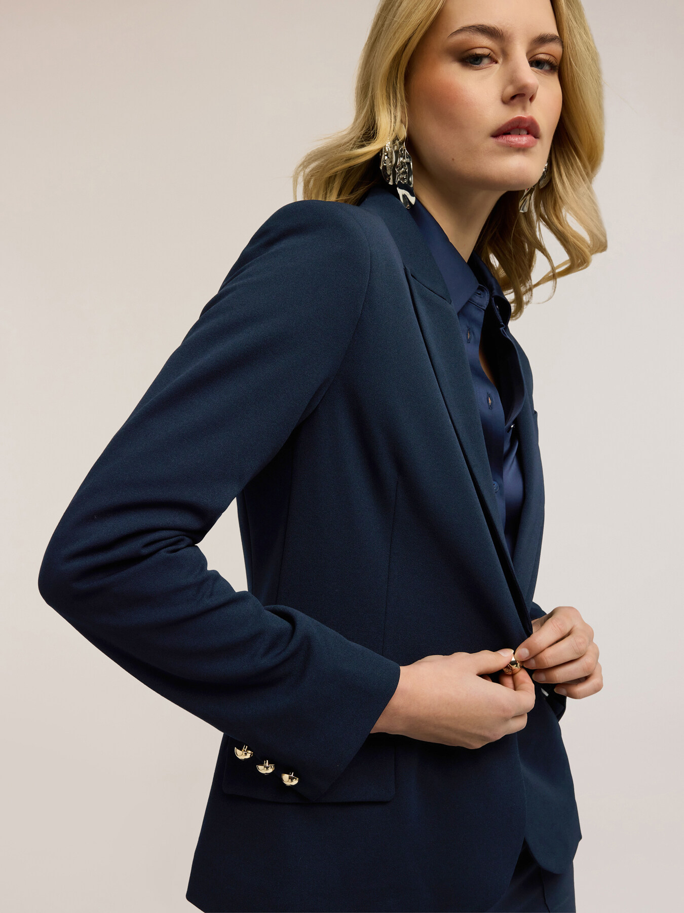 Einreihiger Blazer mit gestreiftem Innenfutter image number 2